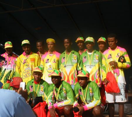 Tour de la martinique des yoles rondes à l'envers